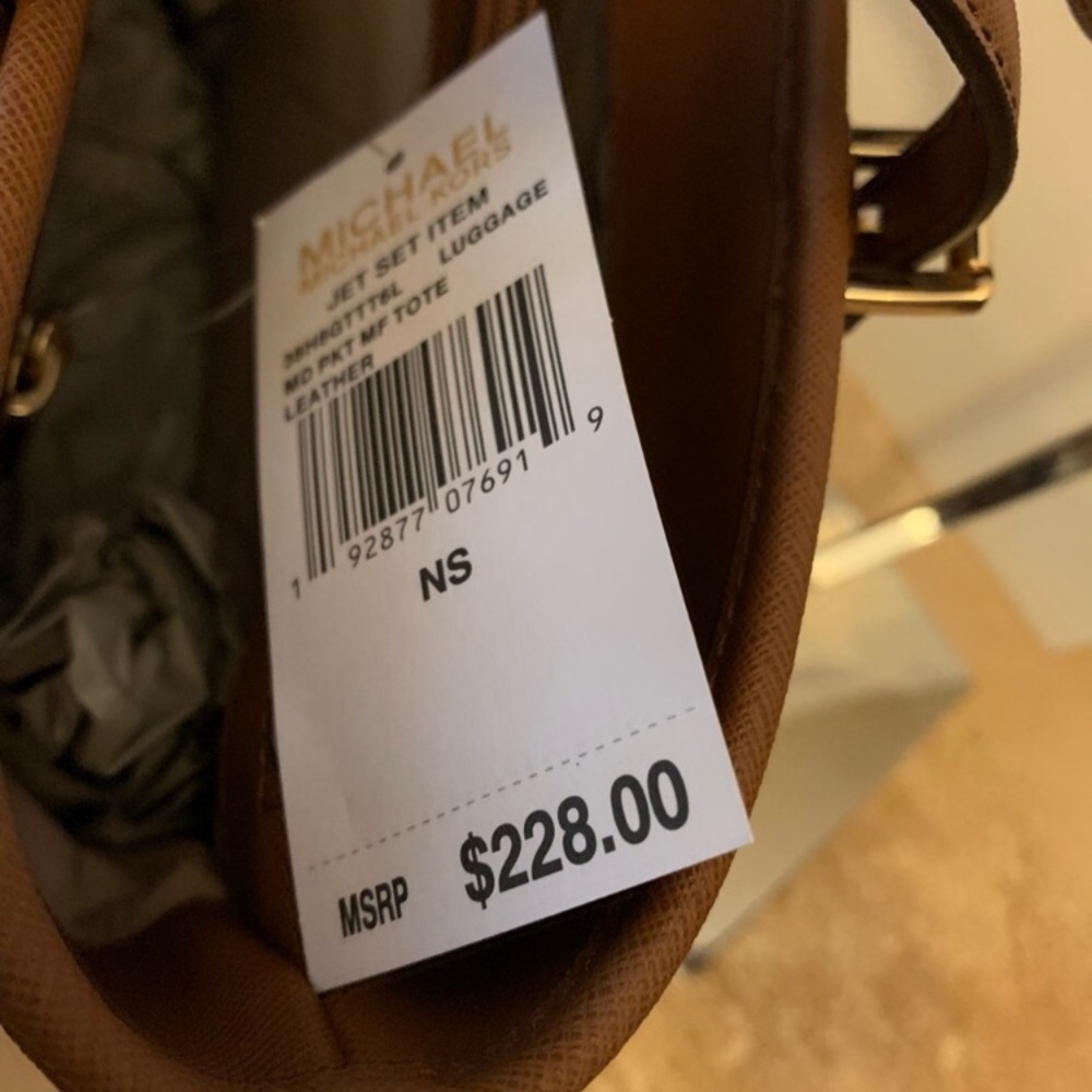 Mk purse - Picture 4 of 4